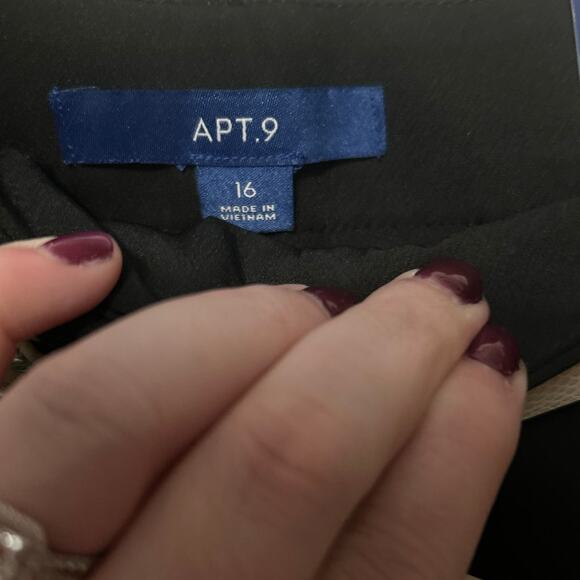 Apt 9 Women's Black Torie Mid Rise Belted Straight Leg Capri Size 16 NWT - Picture 4 of 11